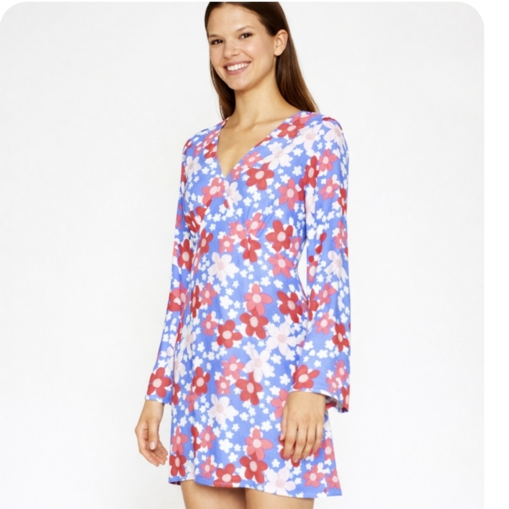 ⭐️ Host Pick ⭐️Glamorous | Blue-Red Floral Mini Dress Long Flred Sleeves NWT
